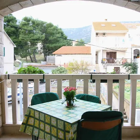 And With Parking Space Bol, Brac - 2873 Guest house Bol