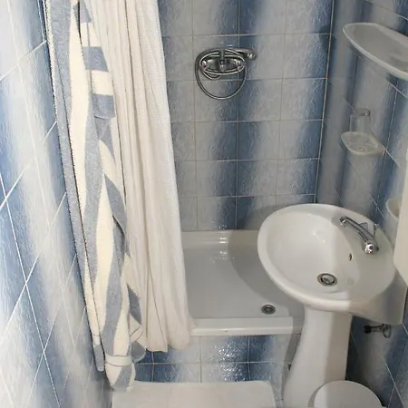 Guest house And With Parking Space Bol, Brac - 2873 Bol