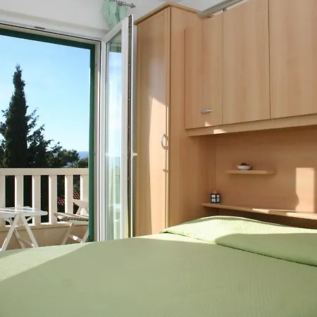 And With Parking Space Bol, Brac - 2873 Guest house 3*